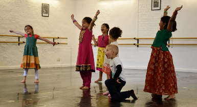 Danse créative indienne danse enfants 3 à 6 ans