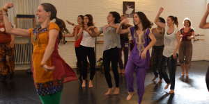 Cours danse indienne Bollywood Bruxelles - thumbnail_0.JPG